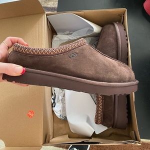 UGG Tasman Slipper in Burnt Cedar W size 8